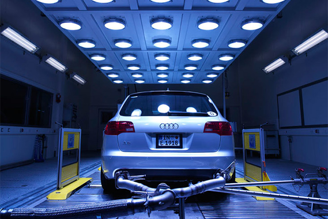 Audi-AG Abgasklimakammer mit Höhensonne
